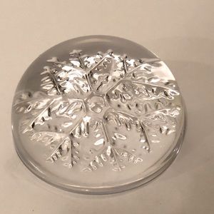 Vintage Paperweight Dome Snow Flake Clear Glass No Damage 3 1/2" Base Be…